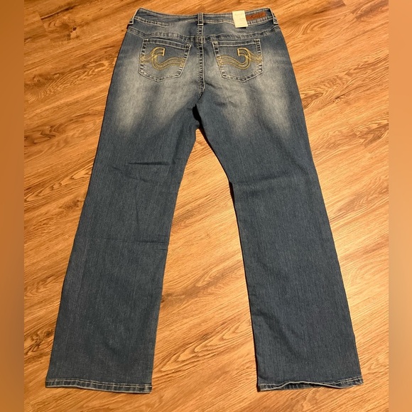 American Rag Mid Rise Blue Jeans - Picture 2 of 9